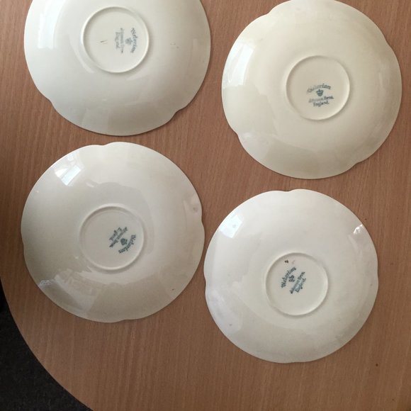 Set of 4 Johnson Brothers saucer plates Victorian - Picture 7 of 7